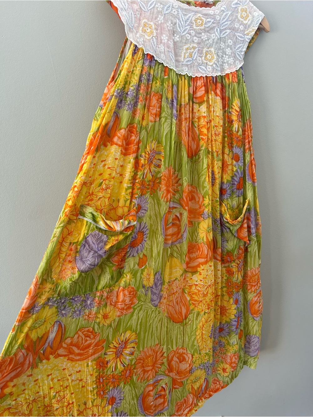 Vintage 70’s Embroidered Lace Scallop Neck Sleeveless Vibrant Prairie Midi Dress - Picture 6 of 8